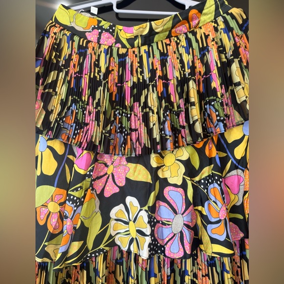 Celia B Pasiflora skirt in size large - Picture 2 of 5